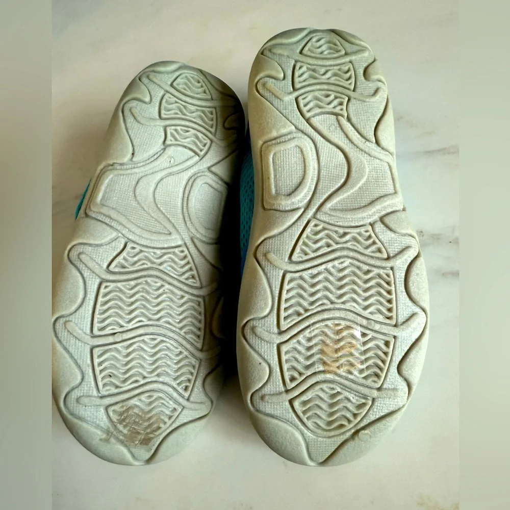 NWT Land's End Kids Watershoe Boys Girls Water Shoes Sneakers Turquoise Size 13M